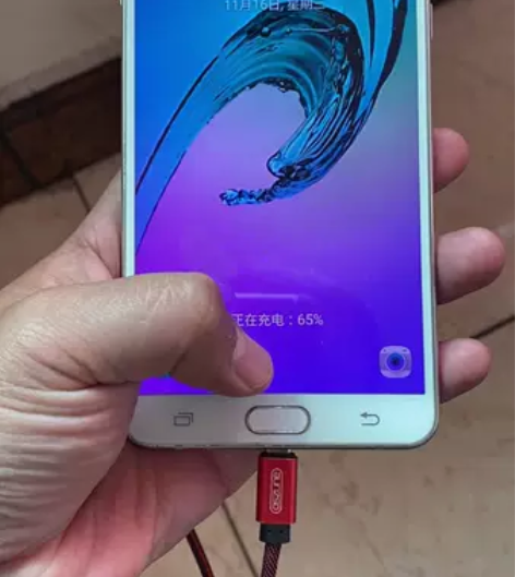 三星手机.正常使用.型号自己看.8成新左右...