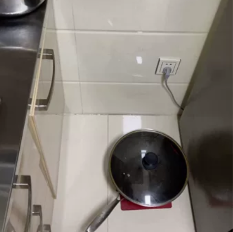 转让：美的微波炉9成新，喜欢的私聊 感兴趣...