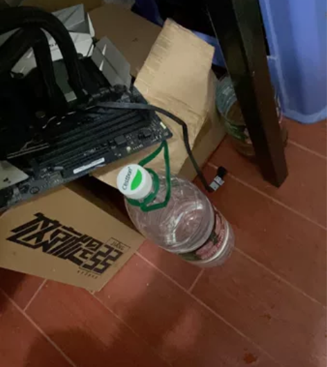 i5 9600kf加主板一套的价格、不加水...