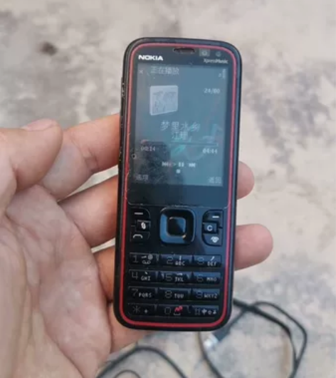 诺基亚5630 功能正常，wifi版，两码...
