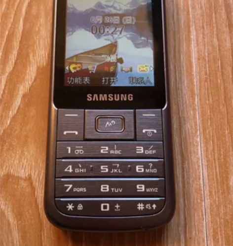 三星c3250老式直板手机.品相如图.外观...