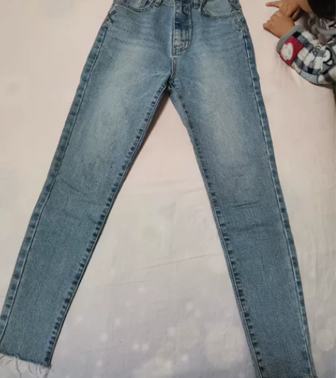韩国X2牛仔裤 超级好看的浅蓝色 纯棉的没...