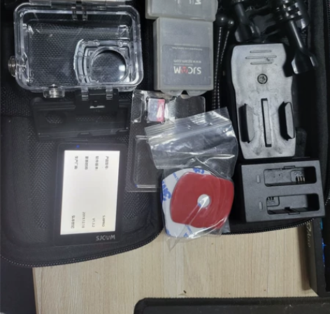 SJCAM 山狗 sj8pro 带64G卡...