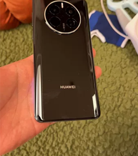 华为mate50pro 耀金黑8+256版...