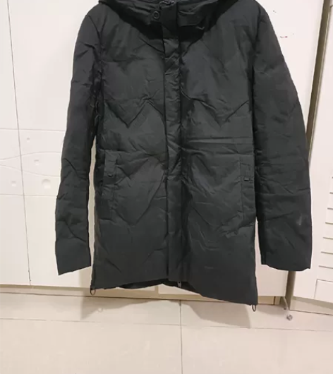 帅气十足新款男士冬中长款连帽羽绒服90白鸭...