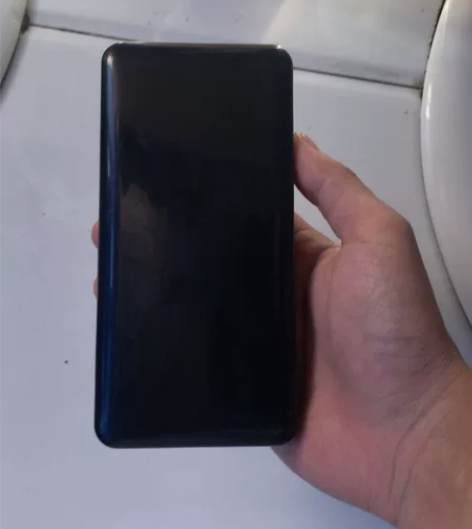 南极人充电宝！ 外观轻微磨损不影响使用满电...