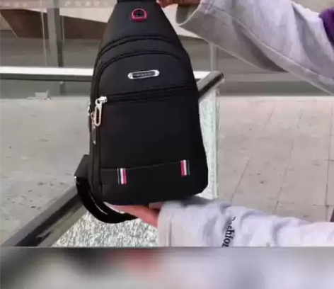男士胸包加厚牛津布单肩斜挎包旅行单肩包男士...