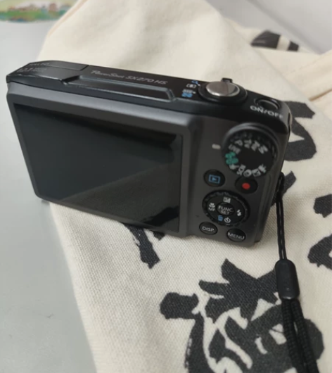 佳能sx270hs黑色，有4G储存卡，充电...
