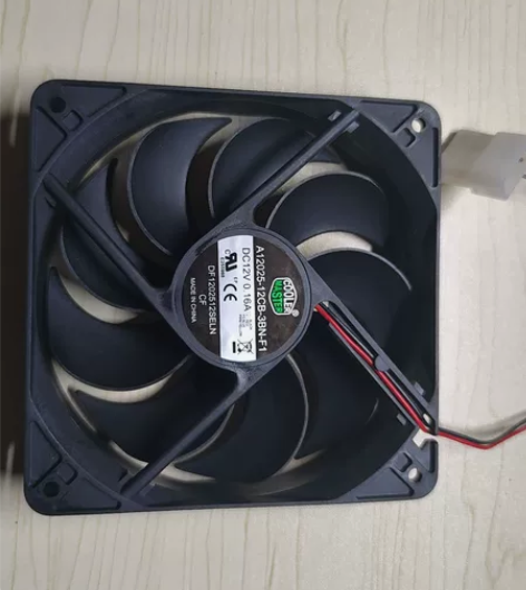 机箱风扇 安装孔距105mm 感兴趣的话点...
