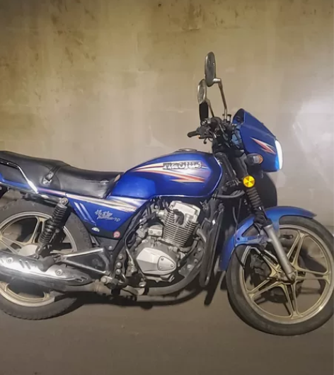 本人豪爵125一辆一二年的，自己的摩托车天...