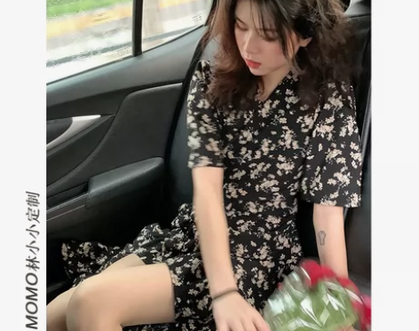 Miss同款复古碎花裙女春秋中长款显瘦收腰...
