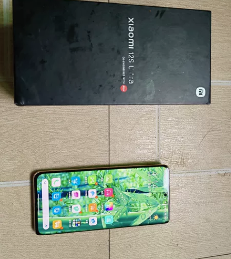 出售小米12ultra，12+256，颜色...