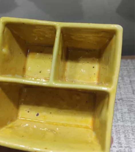 晚清黄釉调色盘,水洗,轻微先天小瑕疵,基本...