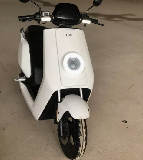 小牛电动，21款22年6月份落地的，原装车...