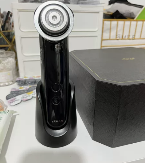 雅萌Max美容仪,基本没咋用,很新 感兴趣...