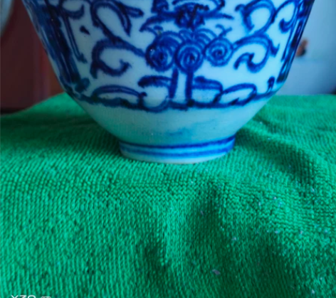 青花缠枝莲喜字茶碗,发色好,包老到代,尺寸...
