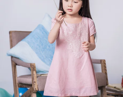 茵曼童装全新 女童短袖连衣裙夏季新款棉麻绣...