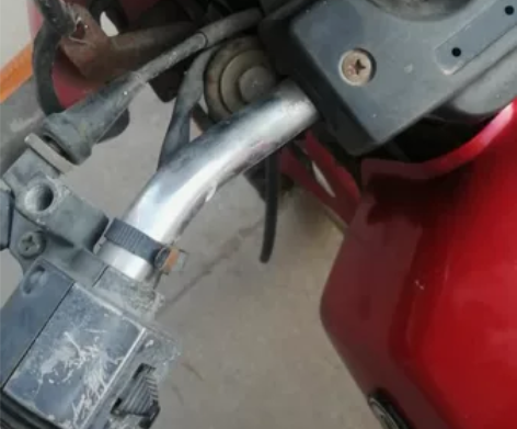 摩托车，转让一辆自己骑的八成新铃木钻豹12...