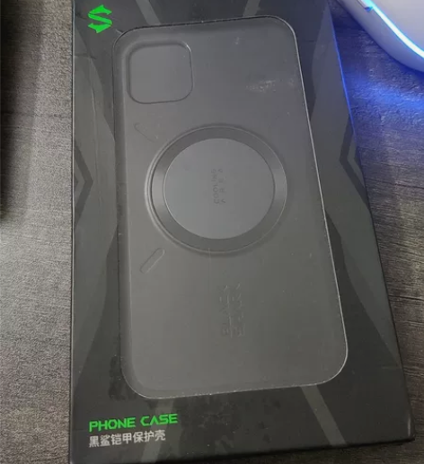 iPhone11黑鲨磁吸手机壳 仅拆封 感...