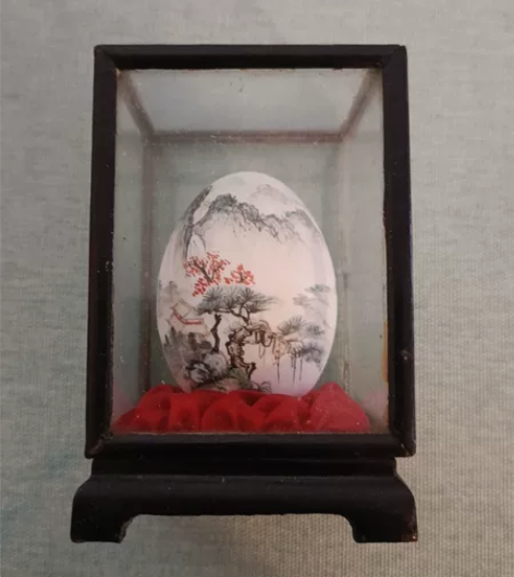 六七十年代工艺蛋画，山水画工一流大气，非常...