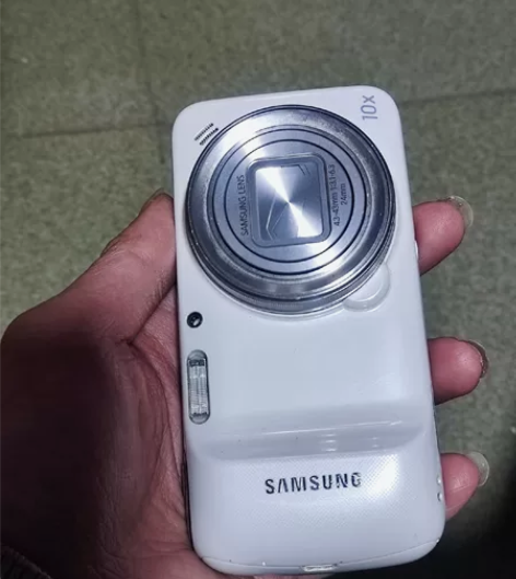 三星s4zoom，不开机，不知道什么问题，...
