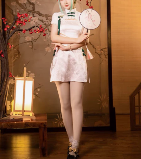 初音未来韶华cos 穿一次仅游场有团扇16...