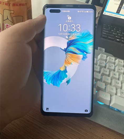 华为Mate40 pro，8128的5g版...