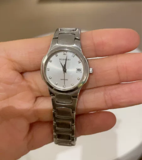 罗西尼女式手表 运行正常 家中闲置 需要自...