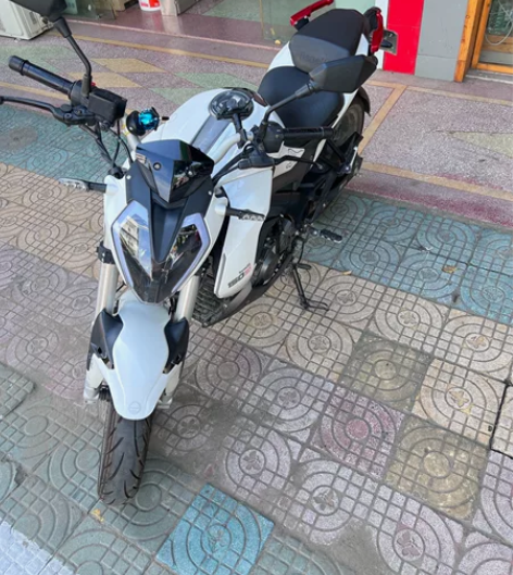 贝纳利小迅龙150s  白色 1手户 21...