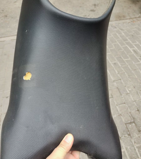 豪爵 Dr150s原装座椅有点点损坏如图，...