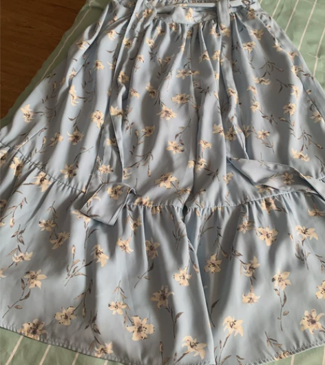 田园风碎花裙裤，注意是裤子不是裙子，M号。...