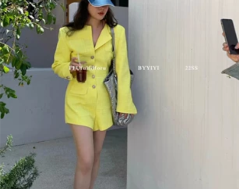 FFU yiyi私服，博主同款中性小香连体...