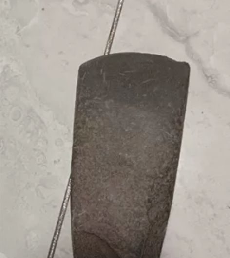 种地捡到的石器时代的石斧子 感兴趣的话点“...