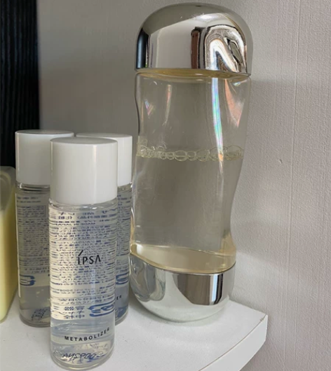 茵芙莎化妆水,冲着颜值入手,敏感肌不适用,...