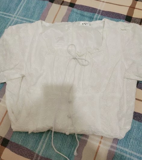 白色法式系带裙子 M码 70元 穿上很仙...