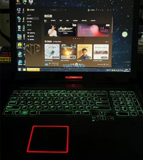 外星人笔记本,i7,买的时候1.8w,现白...