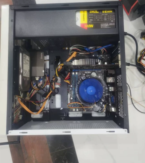 电脑主机，i3 3220双核四线程CPU，...