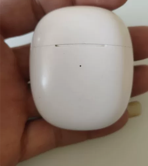 唐麦 W9真无线蓝牙耳机，充电仓明显使用痕...