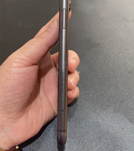 苹果11黑色128g,皮毛九成新吧!无拆无...