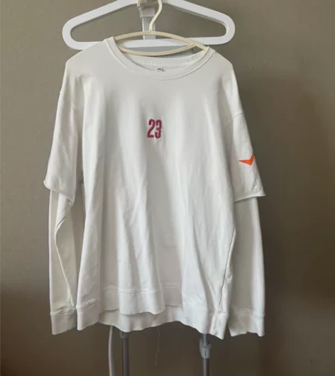 男士卫衣卫XLL 一套包邮，衣服29，裤子...