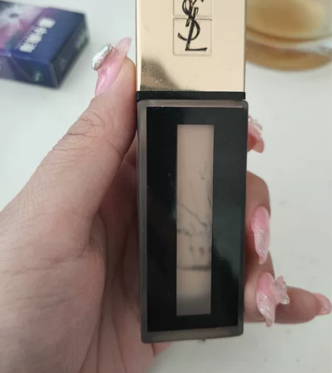 ysl羽毛粉底过期 放了很久了,已过期余量...