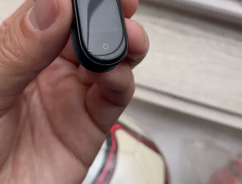 小米手环5,功能正常,成色见图,正面下方有...