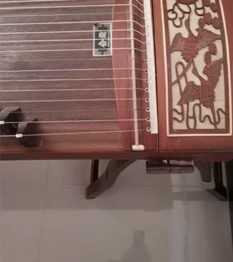 古筝一台,闲置许久了,要转让,需要的请联系...