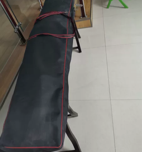 以前学古筝时候买的，长大了也就忘干净了，出...