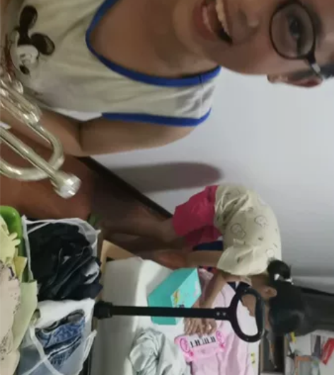 给钱就卖，儿子被选上金帆管乐团，一时兴起在...