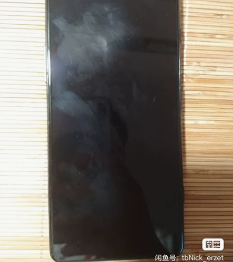 红米K40游戏增强版8+128贱卖，屏幕有...