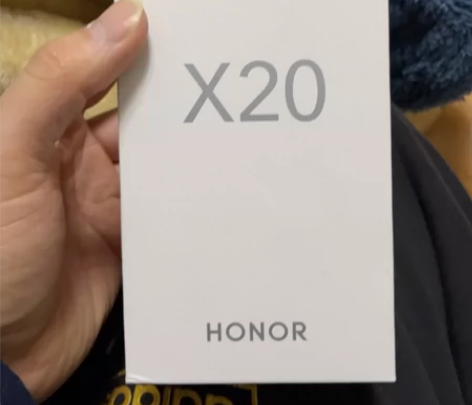 低价出一个公司发的全新手机,荣耀X20太空...