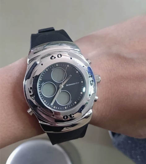任意两件包邮联想赠品液晶手表有十来块，甚至...