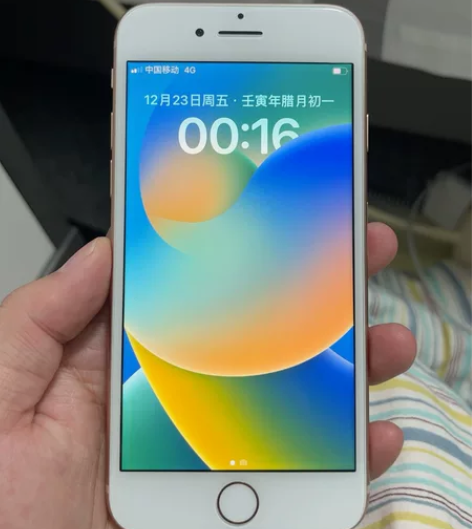 转卖自用苹果8 机子完全正常使用 绝对没有...