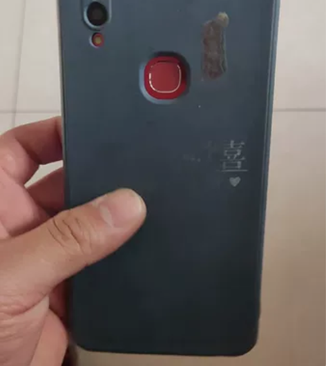 vivoZ1i，6G+128G。妹妹用的手...